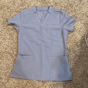 Jaanuu women’s “relaxed 3 -pocket scrub top”